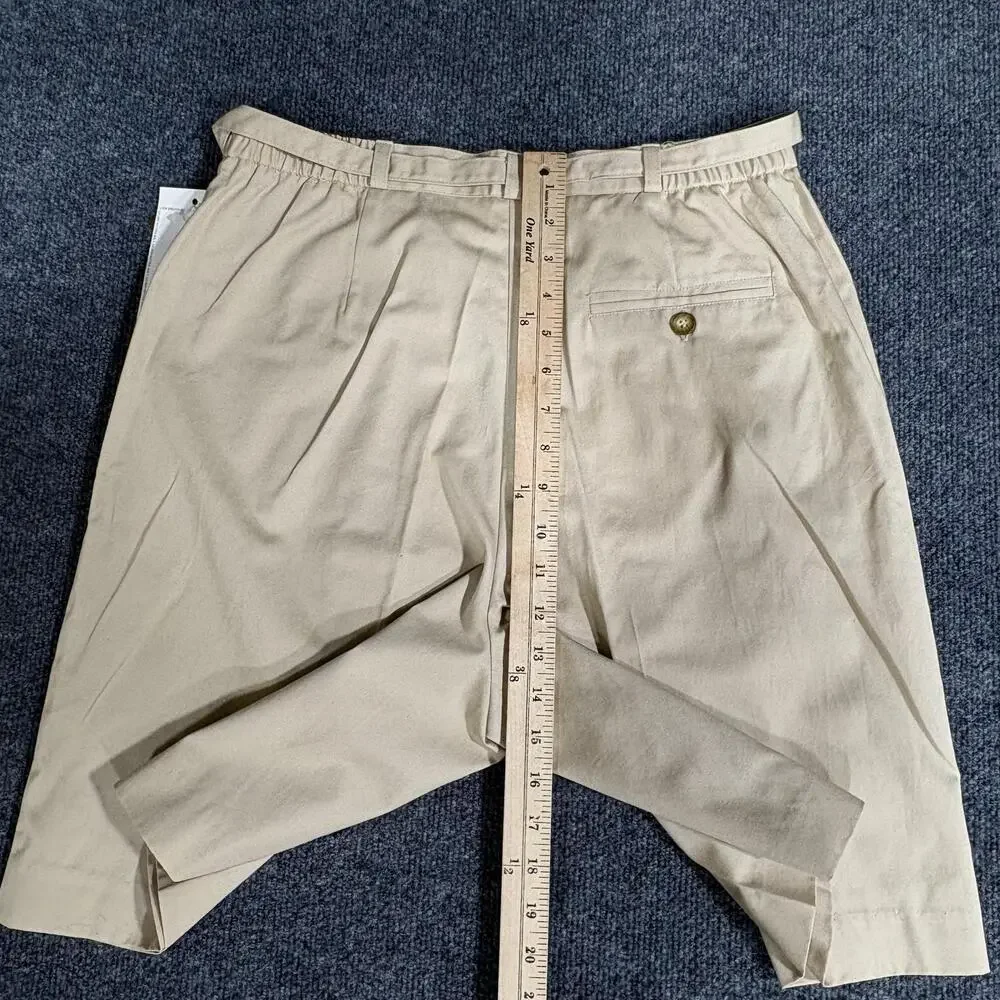 Smith & Company Shorts Womens 14 Beige Twill Pleated Bermuda Made USA Casual